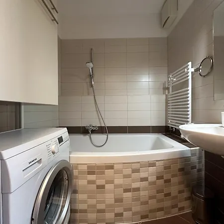 Cherry Abode With Terrace