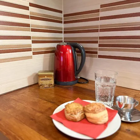 아파트 Cherry Abode With Terrace 부다페스트