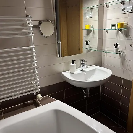 Cherry Abode With Terrace *