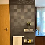 Cherry Abode With Terrace Apartman